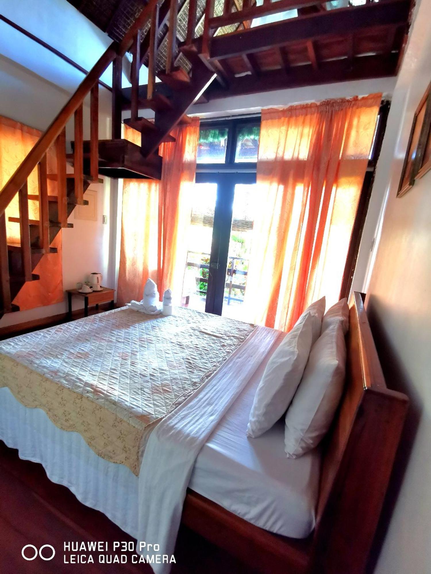 Latitude 10 Siargao Villa Хенерал Луна Стая снимка